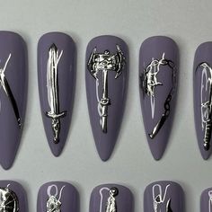 ℭ𝔥𝔢𝔶𝔢𝔫𝔫𝔢⚔️🏳️‍🌈 on Instagram: "Choose your weapon ⚔️🗡️🏹  The color combo on these = ENDLESS 😩   #nailsnailsnails #pressonnailsofinstagram #pressonnailset #nailsoftheday #medival #weapon #chrome #chromenails #purplenails #silvernails #pressons #nails" Midevil Nail Art, Skyrim Nails, Medieval Nails, Pressons Nails, Ongles Design, Silver Nails, Nails Inspo, Chrome Nails, Purple Nails