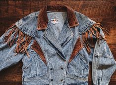 Cute Western Jackets, Vintage Western Jacket, Cowboy Werewolf, Diy Western Clothes, 90s Western Fashion, 70s Western Fashion, Western Jacket Women, Vintage Western Fashion, Western Womens Fashion