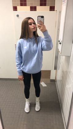 Girl In Leggings Outfit, Nike And Leggings Outfit, White Girl Aesthetic Outfits Basic, Outfit Ideas Basic School, Athletic Style Outfits, Sporty Girl Outfits For School, Straight Girl Outfits, Basic White Girl Style