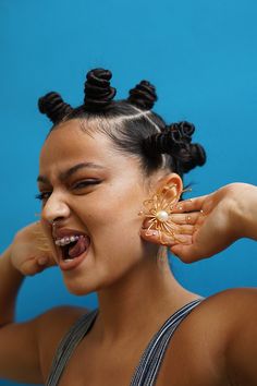 Dandelion Flower Earrings with Pearls. Blk Aesthetic, Bantu Knot Hairstyles, Couture Hairstyles, Brown Spots On Face, Hair Photography, Oversized Earrings, Hair Knot, Fire Pizza, Bantu Knots