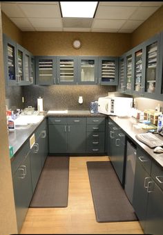 the kitchen is clean and ready to be used for cooking or cleaning up some dishes