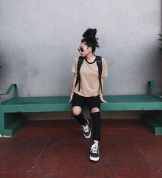 Find More at => http://feedproxy.google.com/~r/amazingoutfits/~3/uWW3gSqjpJw/AmazingOutfits.page Poses Tips, Women Poses, Tomboy Fashion, Mode Inspo, Sporty Outfits, Photography Women, Outfit Goals, Outfits Casual, Looks Style