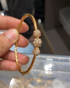 Simple Gold Kada Design For Women, Bangle Bracelets Gold Simple For Women, Kada Bracelet Gold For Women, Gold Kada Design For Women, Gold Bracelet Simple, Gold Bangle Set