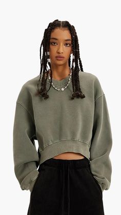 Oversized V-neck Sporty Sweatshirt, Casual V-neck Sweatshirt For Streetwear, V-neck Sweatshirt For Fall Streetwear, Oversized Sporty V-neck Sweatshirt, Oversized Cotton V-neck Sweatshirt, Oversized V-neck Cotton Sweatshirt, Oversized Sporty Sweatshirt With V-neck, Casual Oversized V-neck Sweatshirt, Oversized V-neck Sweatshirt Casual Style