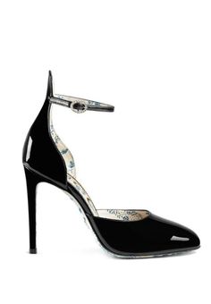 Gucci Patent Leather Pump - Runway Catalog Gucci Print, Black Court Shoes, Gucci Runway, Gucci Pumps, Buy Gucci, Ankle Strap Pumps, Dior Shoes, Shoes Heels Pumps, Patent Leather Pumps