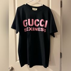 Crew Neck Black Medium Unisex Gucci Shirts, This Girl Can, Gucci Black, Black Media, Neck T Shirt, Tee Shirts, Mens Shirts, Man Shop, Crew Neck