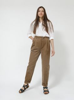 Hello, Dear! Welcome to IPANSstore and discover the world of various women's pants! We are pleated corduroy pants, perfect for daily wear. We combine high rise and comfortable loose cut. We can be sewn in different colors. Choose your color and write to us! Designed and carefully handmade by IPANTS in small quantities - you're getting a unique item. * Two side and back pockets * Zip and button on the middle * Wide belt loops * Front pleats STANDARD SIZES: Sizes available: XS, S, M, L, XL The mod Pleated Corduroy Pants, Brown Corduroy Pants, Pants Corduroy, Elegant Pant, High Waist Trousers, Corduroy Trousers, Pleated Trousers, Tapered Trousers, Brown Corduroy