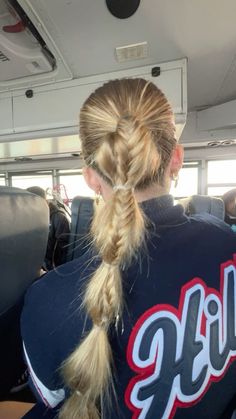 Unique Athletic Hairstyles, Cute Hairstyles For Track Meets, Basketball Hair Styles, Vball Practice Hairstyles, Softball Hair With Ribbon, Game Day Hair Volleyball, Vball Hair Inspired, Hairs For Volleyball