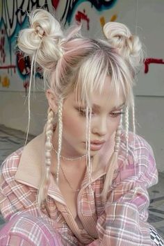 Hair Styles For Crazy Hair Day, 90s Hairstyles Inspiration, Long Hairstyles Y2k, Alt Hairstyles Medium, Y2k Hairstyles Long Hair, 90s Aesthetic Hairstyles, Long Alternative Hair, Y2k Hairstyles Long