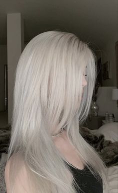 cecily knight Targaryen Hair, Icy Blonde Hair, White Blonde Hair, Cool Blonde Hair, Light Blonde Hair, Platinum Hair, Blonde Hair Looks, Platinum Blonde Hair