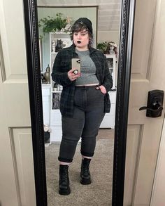 35 plus-size grunge outfit ideas to channel your inner rebel 28 Plus Size Grunge Outfits, Black Dress Layering, Grunge Outfit Ideas, Plus Size Grunge, Oversized Band Tee, Rad Clothes, Apple Shape, Grunge Outfit, Knit Maxi Skirt