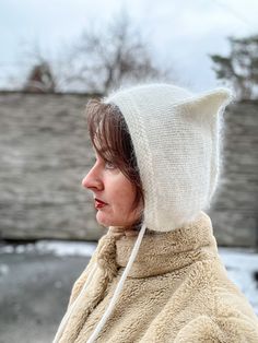 Bonnet cap. Cat ear bonnet. Cat women hat. Cat ear knit hat. Cat ear beanie. Cat Bonnet Crochet, Cat Ear Beanie, Beanie With Ears, Ear Beanie, Cat Ears Hat, Cat Eared Beanie, Chat Kawaii, Cat Women, Bonnet Cap