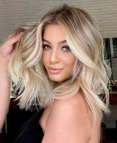 Tan Skin Blonde Hair, Beautiful Hair Color, Blonde Hair Shades, Balayage Hair Blonde, Blonde Hair With Highlights, Short Blonde Hair