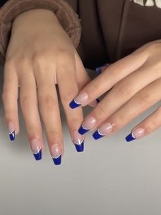 Royal Blue Nails Designs Short Round, 2024 Graduation Nails Ideas, Homecoming Nails Acrylic Blue, Nails That Go With Royal Blue Dress, Blue And Silver French Tip Nails, Hoco Blue Nails, Blue Party Nails, Prom Nails For Navy Blue Dress, White And Dark Blue Nails