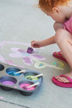 Sidewalk paint-1 part cornstarch (1 c.) 1 part water (1 c.) food coloring (we used neon colors) sponge brushes Sidewalk Paint, Diy Bebe, E Mc2, Crafty Kids, Baby Diy, Water Play, Toddler Fun, Craft Activities For Kids, Business For Kids