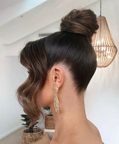 New Year Hairstyle, High Ponytail Hairstyles, Hair Buns, High Bun, Wedding Hair Inspiration, Party Hairstyles, Wedding Hair And Makeup, End Of The Year, Hair Colour