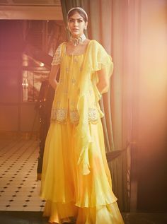 Organza Palazzo, Ruffle Dupatta, Haldi Dress, Kurta With Palazzo, Sharara Designs, Indian Bridesmaids, Mango Shorts, Kurta Set For Women, Short Kurta