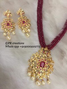 Pearl Necklace Designs, Gold Pendant Jewelry, Black Beaded Jewelry, Beaded Jewels, Wedding Jewellery Collection, Ruby Beads, Beaded Jewelry Designs, Gold Fashion Necklace, Gold Jewellery Design Necklaces