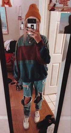 Outfit Ideas Hipster, Van Style Outfits, Lazy Granola Outfit, Urban Style Outfits Women Casual, Hipster Girl Aesthetic, Womens Tomboy Fashion, Grungy Granola Outfit, Casual Hippy Outfits, Granola Girl Aesthetic Outfits Fall