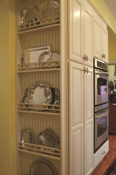 the kitchen is clean and ready to be used for dinner parties or as a place setting