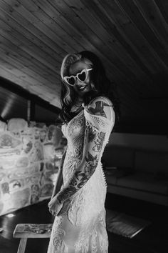 Bride in off the shoulder lace wedding dress wearing retro heart shaped sunglasses Bridal Sunglasses, Sunglasses Wedding, Aisle Decorations, Wedding Sunglasses, Rock N Roll Wedding, Bride Dress Lace, Retro Heart, Lace Wedding Cake, Lace Bride