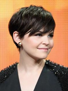 Longer Pixie Haircut, Pixie Haircut For Round Faces, Pixie Cut With Bangs, Oval Face Haircuts, Ginnifer Goodwin, Short Hair Pixie Cuts, Long Pixie, Pixie Haircuts