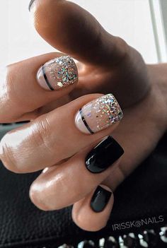 Nothing is more elegant than a hand with perfectly manicured and elegant nails. When you first meet a person, the hands are one of... Nagellack Trends, Get Nails, Dipped Nails, Unique Nails, Fancy Nails, Short Acrylic Nails, Gorgeous Nails, Cute Acrylic Nails, Love Nails