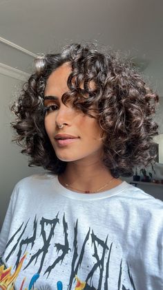 Short 2c Curly Hair Bob Haircuts, Short Haircuts For 3b Curly Hair, Round Short Curly Hair, Short Curly Face Framing Layers, Shoulder Length Bob Curly Hair, Short Curly Haircuts No Bangs, Short Round Curly Hair, Haircuts For Curly Hair Natural Curls Short Layers, Short Curly Hair Shoulder Length