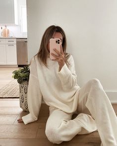 Homewear Outfit, Best Loungewear, Loungewear Outfit, At Home Outfits, Lounge Outfits, Homewear Woman, Loungewear Outfits, Homewear Fashion, Lounge Outfit