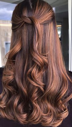 Pretty Brown Hair, Rambut Brunette, Honey Brown Hair, Brown Hair Looks, Brown Hair Inspo, Hair Color Caramel, Brunette Hair With Highlights, Caramel Hair