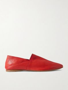 TOVE's 'Pascale' slippers are the perfect choice on days when you want dressing to feel effortless. Made from tumbled leather, they have rounded toes and collapsible heels so you can also wear them as slip-ons. Denim Flats, Exclusive Dress, Sports Skirts, Leather Slippers, Slip Ons, Women Collection, Flat Shoes Women, Shoes Flats, Shoes Sandals