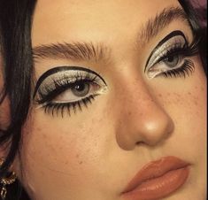 Droopy Eye Makeup, Droopy Eyes, Vintage Makeup, Makeup Inspo, Makeup Ideas, Makeup Looks, Eye Makeup, Lashes