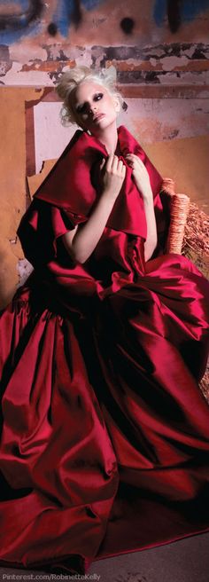 Alexis Mabille Haute Couture | © Benjamin Kanarek Red Eclipse, Alexis Mabille Haute Couture, Elie Saab Haute Couture, Alexis Mabille, Valentino Haute Couture, Couture Style, Opera Gloves, Atelier Versace, Chanel Haute Couture