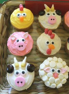 cupcakes decorated to look like farm animals