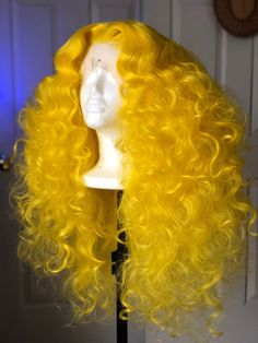 ⭐️VIP Neon yellow Studio 54 Lacefront unit with realistic hairline and baby hair. Moves naturally 22 inches long Natural hair line Natural curl pattern Perfect for drag, burlesque and theatre performances! Yellow Blonde Hair, Disco Hair, Lace Wigs Styles, Yellow Hair Color, High Fashion Hair, Drag Wigs, Yellow Blonde, Neon Hair, Editorial Hair