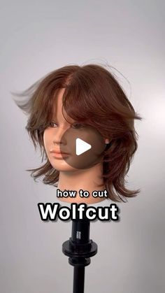 Wolfcut For Medium Hair, Wolfcut In A Ponytail, Wolfcut Haircut Medium, Wolfette Haircut, Small Haircut Women, Wolfcut Thick Hair, Wolfcut Medium Length, Wolf Cut 360 View, Octupuscut Haircut