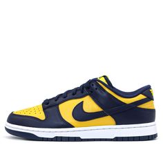 Nike Collegiate Basketball Shoes, Sporty Nike Team-colored Sneakers, Nike Sneakers In Team Colors For Sports, Yellow Sneakers With Boost Midsole For Sports, Nike Custom Sneakers For Sports Events, Custom Sneakers For Sports Season, Yellow Fade-resistant Basketball Shoes For Streetwear, Nike Yellow Sneakers For Sports Events, Team-colored Sneakers For Sports Events