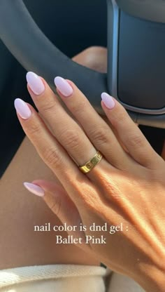 Gel X Natural Nail Designs, Neutral Work Nails, Pretty Gel Nail Colors, Nails For Beach Wedding, Minimalist Nails Almond Design, Pink Nail Combo, Summer Neutral Nail Colors, European Nails Trends 2024, Nail Colors 2024 Summer