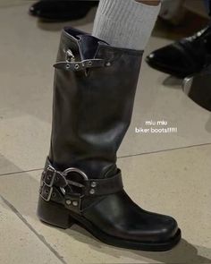 Boots And Socks, Biker Boots Outfit, Motorcycle Boots Outfit, Leather Motorcycle Boots, Winter Mode, Harness Boots, Cooler Look, Stylish Outfit, Swag Shoes