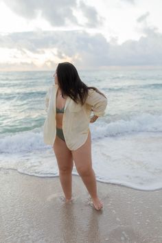 Plus Size Beach Outfits Beachwear, Swimwear For Chubby, Beach Hats Outfit, Plus Size Beach Outfits, Beach Vacation Pictures, Plus Size Beach, Siargao, Pose Fotografi