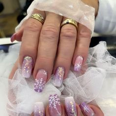 Hi my name is Tijana, I come from Serbia and I am a professional nail tehnician. It all startes out small but now I have my own small nails salon called 'Flawless'. The difference between me and others of my profession is that I can portray anything my clients want on their nails. Colored Glitter Ombre Nails, Small Christmas Nails, Holiday Ombre Nails, Disney Holiday Nails, Elegant Holiday Nails, Glitter Winter Nails, Christmas Nails Elegant, Nail Trends Winter