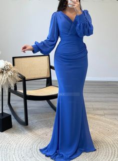 Elegant Fashion Outfits, Modest Evening Dress, Soiree Dress, Eid Outfits, Muslim Bride, Women Dresses Classy, Elegant Dresses Classy, Evening Gowns Elegant