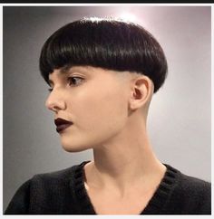 Chili Bowl Haircut, Bowl Haircut Women, White Boy Hairstyle, Mushroom Hair, Hair Evolution, Chili Bowl, Bald Hair