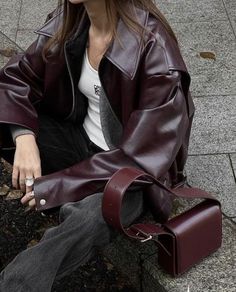 Burgundy Leather Jacket Outfit, Burgundy Jacket Outfit, Red Jacket Outfit, Black Leather Jacket Outfit, Maroon Leather Jacket, Burgundy Leather Jacket, Leather Jacket Girl, Burgundy Outfit, Burgundy Jacket