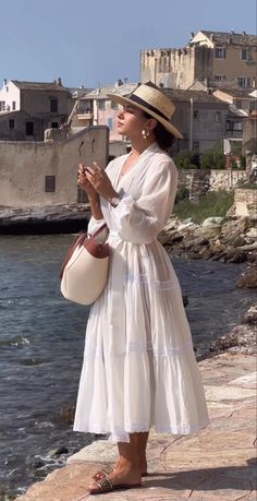 Hat With Maxi Dress, Beach Outfit Elegant Classy, Italy Summer Dress Outfits, Elegant Beach Wear Classy, Casual Sun Hat Outfit, Classy Picnic Outfit, Classy Summer Dress Outfits, Modest Resort Outfits, Italy Outfits Modest