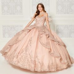 Quinceanera - Detachable ruffle sleeves, with beaded straps and glitter embroidery Light Purple Quinceanera Dresses, Quinceanera Dresses Damas, Rose Gold Quinceanera Dresses, Sweetheart Ballgown, Glitter Embroidery, Fabric Beading, Quinceañera Dresses, Damas Dresses, Purple Quinceanera Dresses