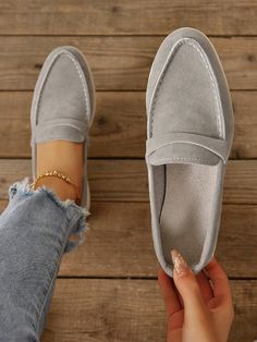 Comfortable Flat Loafers, Teacher Fits, Work Fits, Comfortable Flats, Classy And Fabulous, Shoe Obsession, Grey Women, Work Attire, Womens Flats