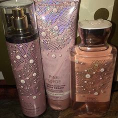 Bath And Bodyworks New Collection Pink Suede Gift Set Combo Body Wash Body Spray Body Cream Victoria Secret Body Spray, Bath N Body Works, Shaving Tips, Perfume Organization, Perfume Body Spray, Bath And Body Work, Body Hygiene, Bath And Body Works Perfume