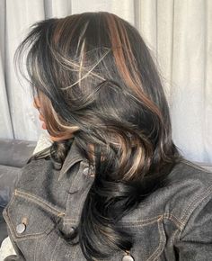 Multi Color Brown Hair, Black Hair Auburn Money Piece, Black And Brown Hair Dye, Highlights Brown Hair Skunk, Dark Calico Hair Color, Block Highlights Hair, Hair Color Black And Brown, Light Brown Streaks On Black Hair, Brown And Blonde Peekaboo Hair