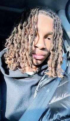 Freeform Dreads, Fine Shyt, Dreadlock Hairstyles For Men, Light Skin Men, Hair Idea, Glo Up, Dreadlock Hairstyles, Natural Hairstyles, Aesthetic Images